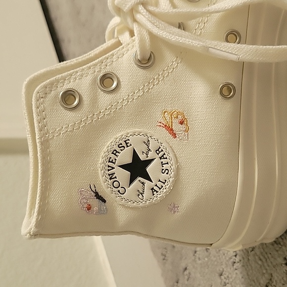 Converse Chuck Taylor All Star Lift Butterfly Wings Platform Sneaker - Picture 5 of 9